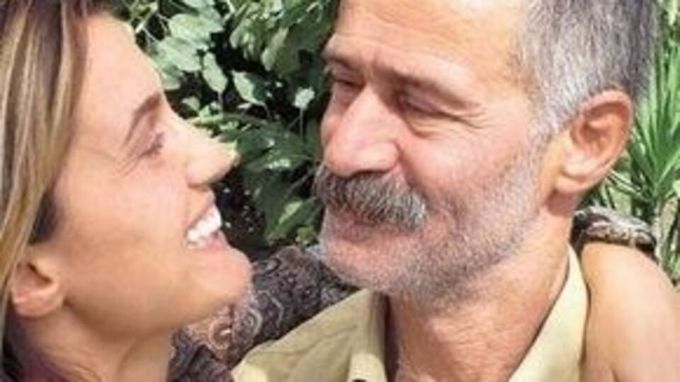 Babasının adı kütüphaneye verildi