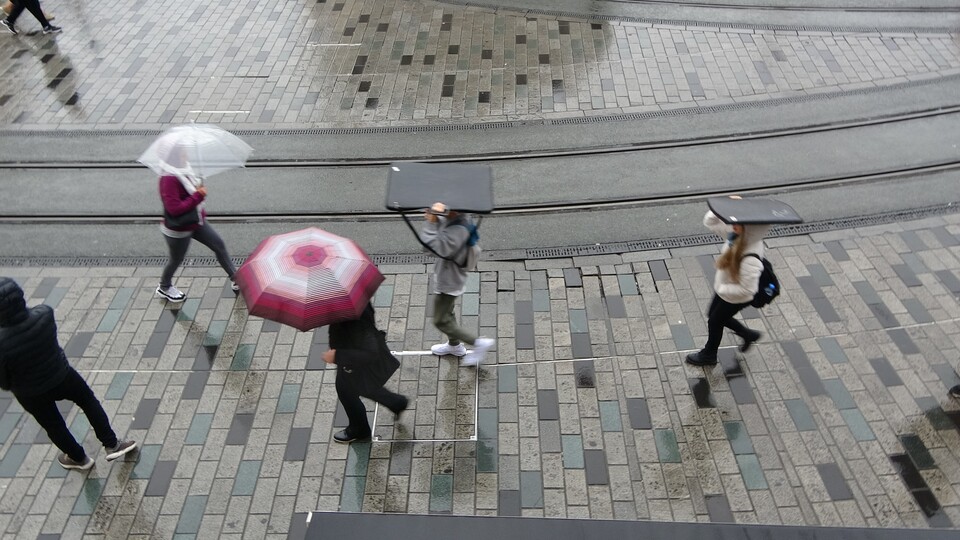 Serin hava yağmurla geliyor, sonra yeniden sıcaklık artıyor!
