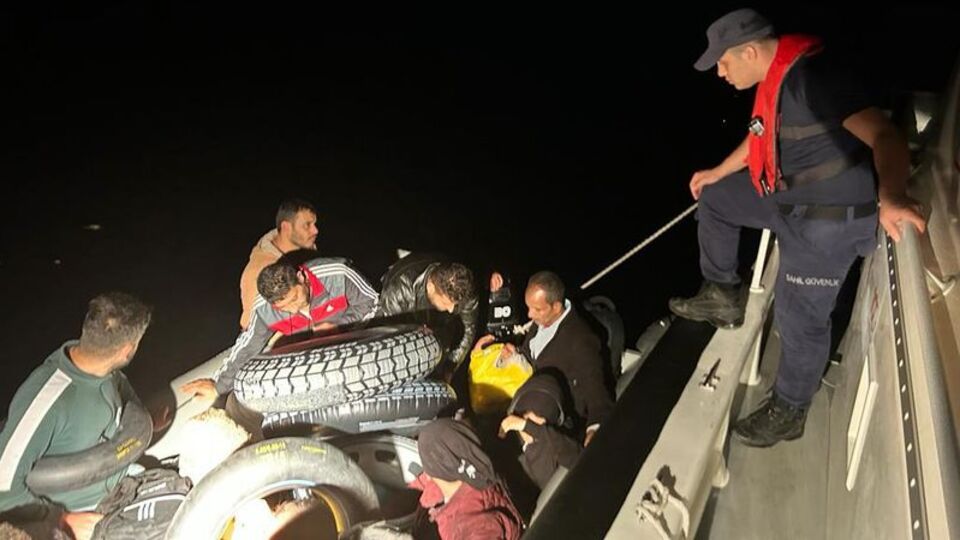 Muğla açıklarında 65 düzensiz göçmen kurtarıldı
