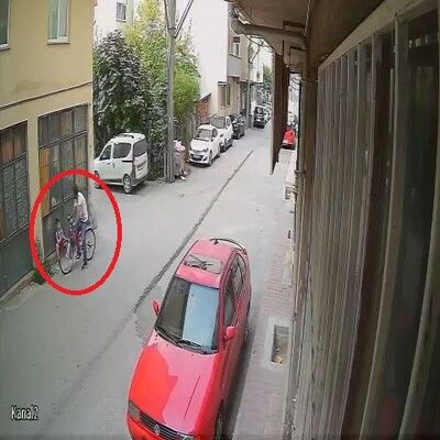 9 yaşındaki çocuğa biber gazıyla saldırdı!