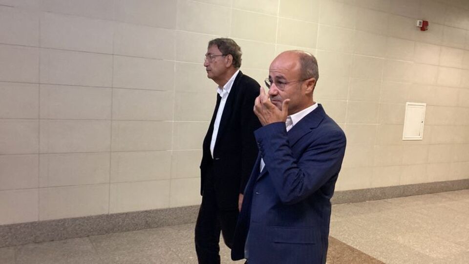 Orhan Pamuk komşularıyla mahkemelik oldu!