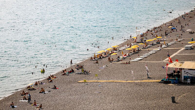 Tarih: 1 Kasım! Sıcaklık: 28... Deniz suyu: 26 derece! O kentimizde yaza devam!
