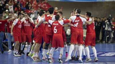 Hentbolda İtalya'yı devirdik