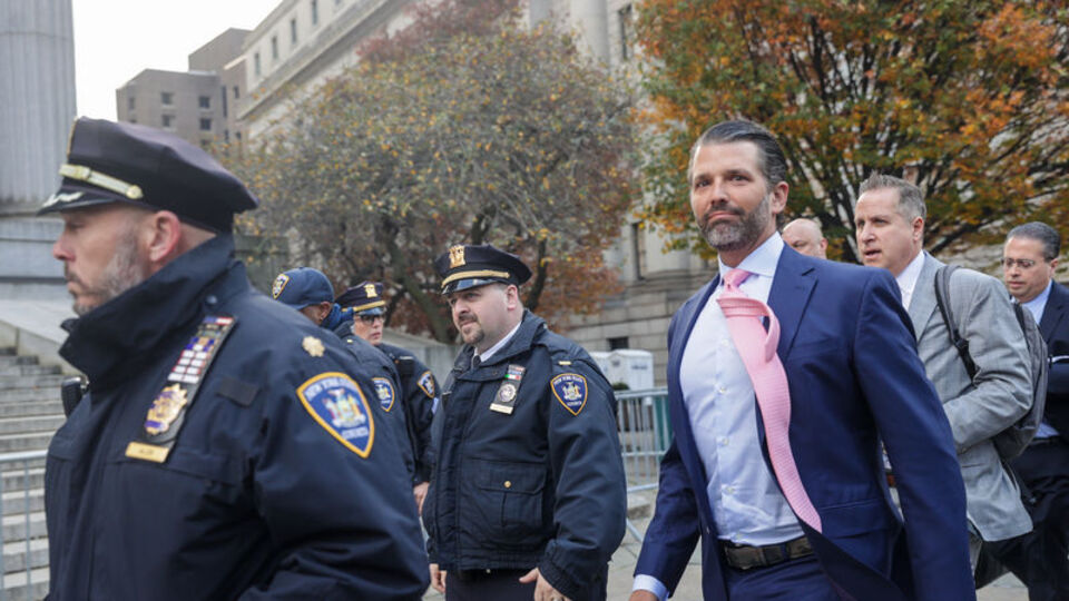 Trump'ın oğlu ifade verdi