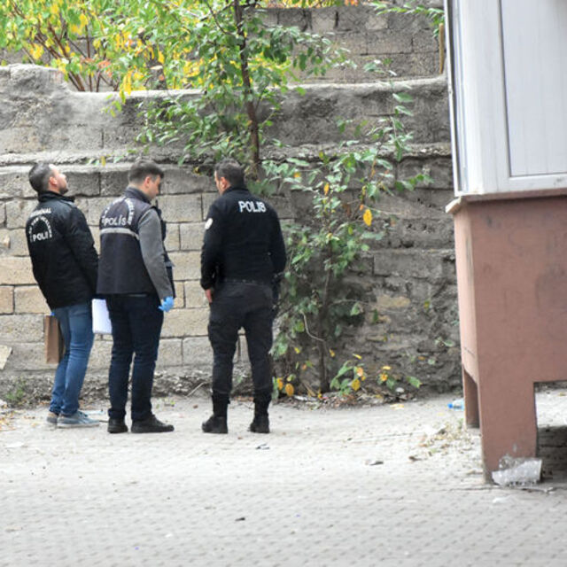 Bebek, 4'üncü kattan düştü