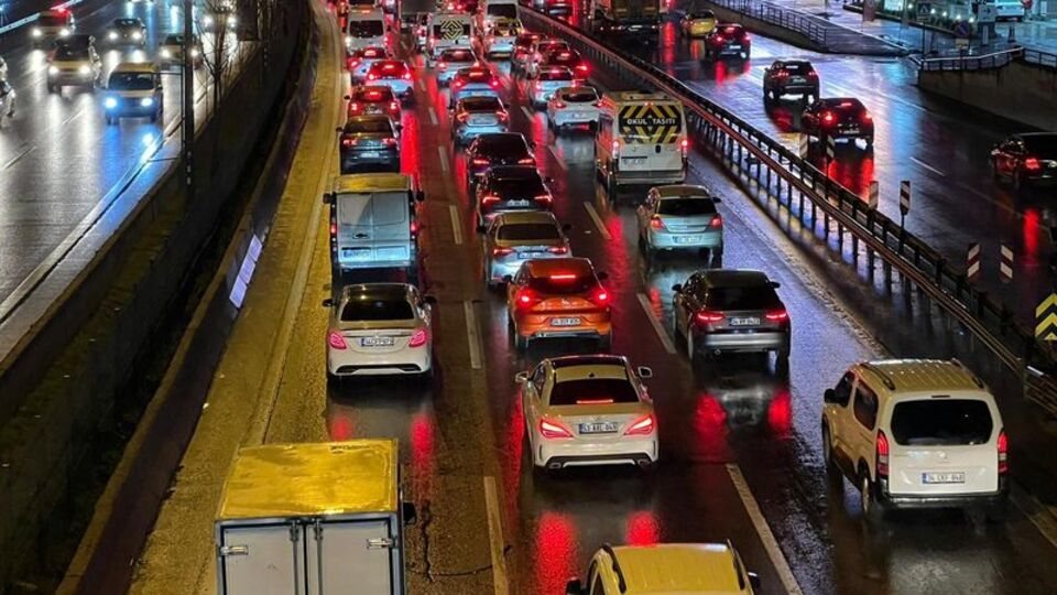 İstanbul'da trafik yoğunluğu arttı