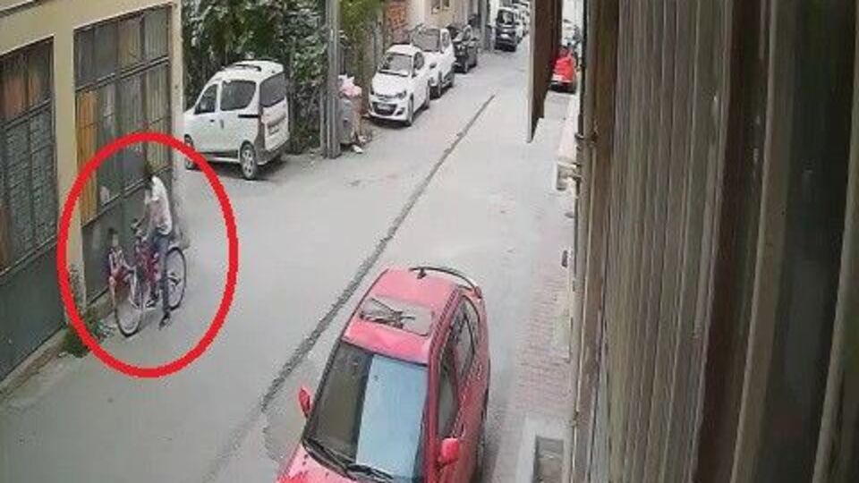 Çocuğun yüzüne biber gazı sıkmıştı! Sıcak gelişme!