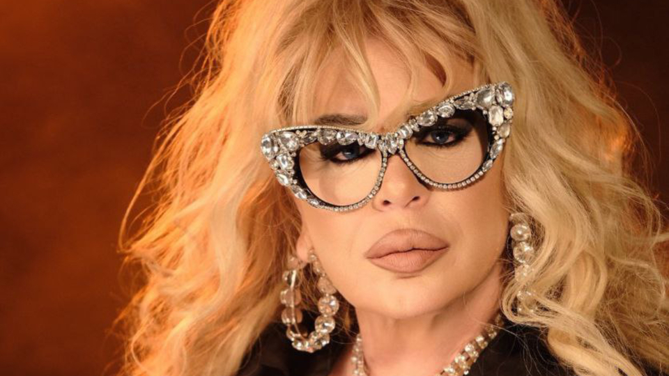 Zerrin Özer'den 'Yamalı Yüreğim'