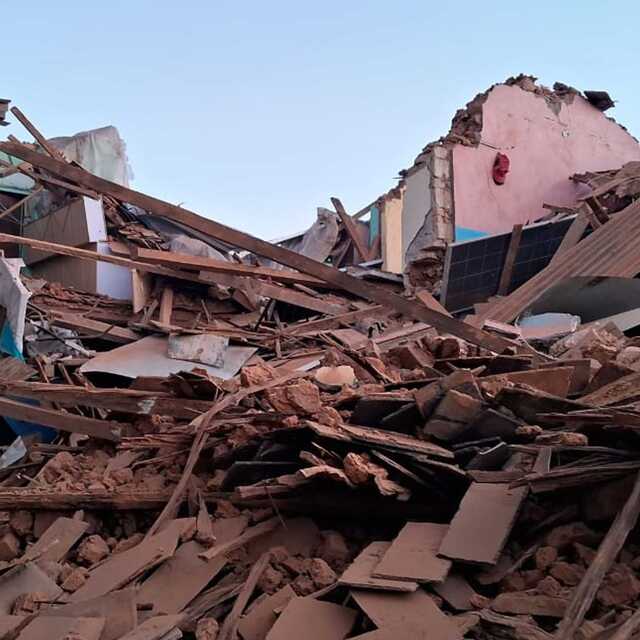 Nepal'de 5,6 büyüklüğünde deprem: En az 69 ölü