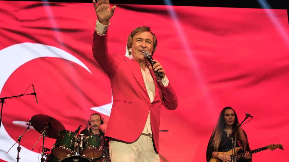 Dubai'de 100'üncü yıl konseri