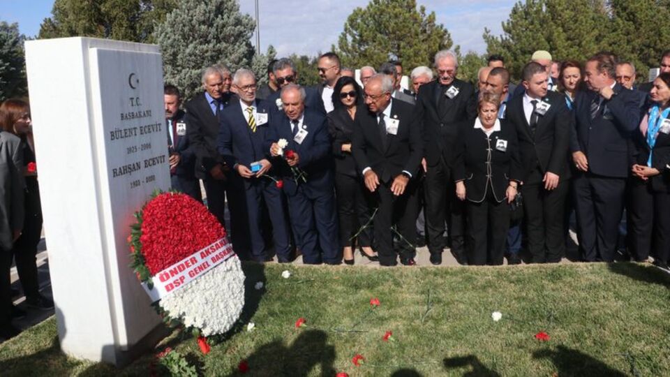 Bülent Ecevit mezarı başında anıldı