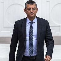 CHP'nin yeni genel başkanı Özgür Özel kimdir?