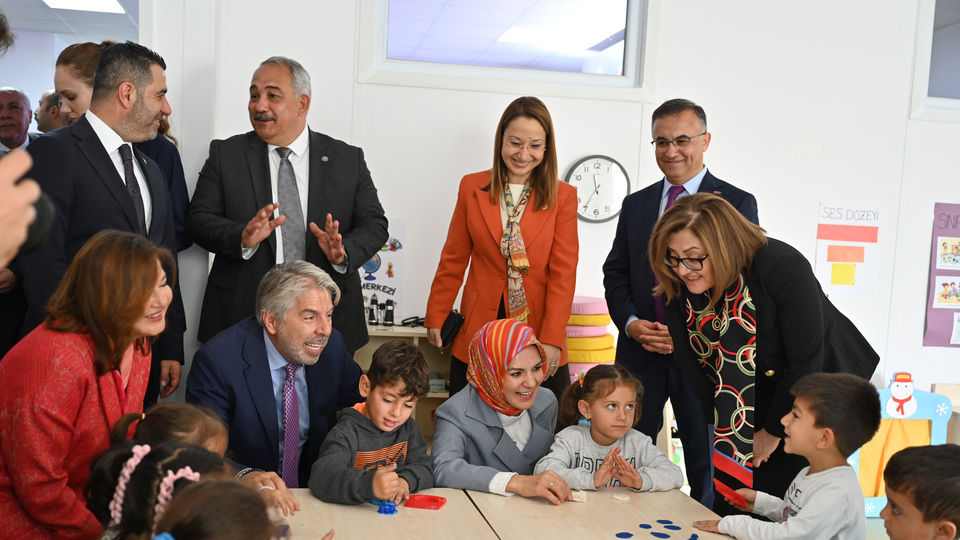 Deprem bölgesine 'Çocuk ve Aile Merkezleri' kuruldu