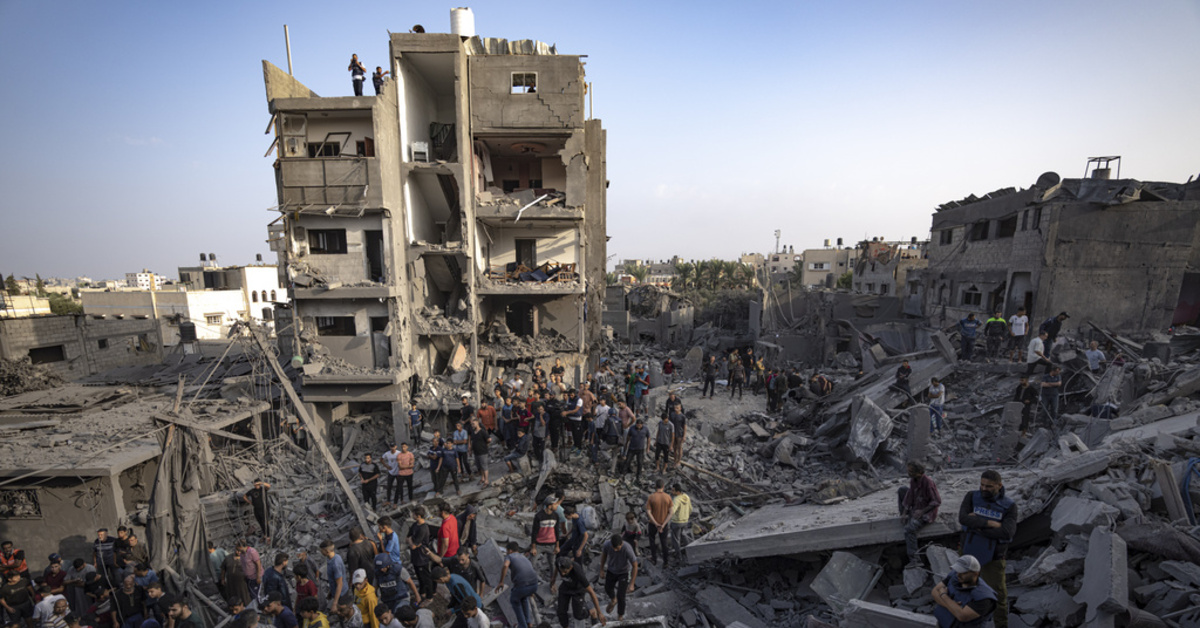 The number of Palestinians who lost their lives in Israeli attacks exceeded 10,000