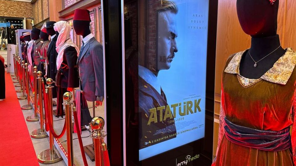'Atatürk' 269.113 kişiyle açıldı