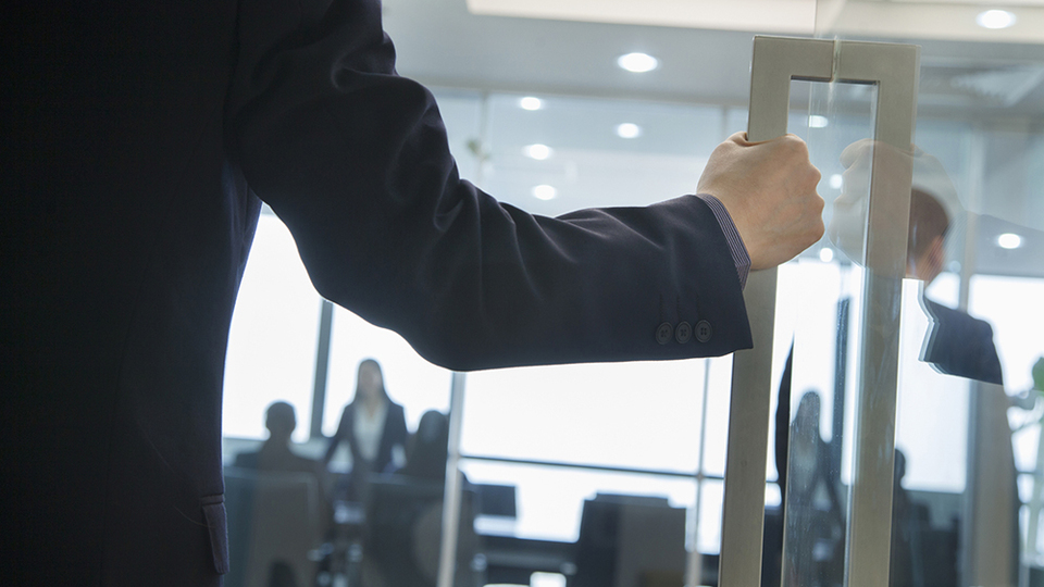 İlk maaşını almadan yeni iş aramak