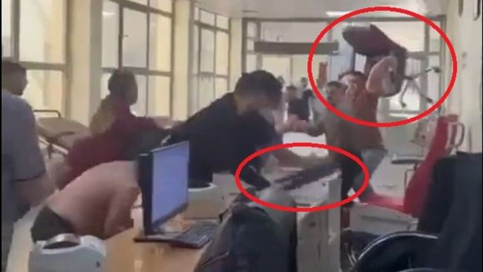 Dehşet kameraya yansıdı! 3 kişi tutuklandı! Acil servis ringe döndü!