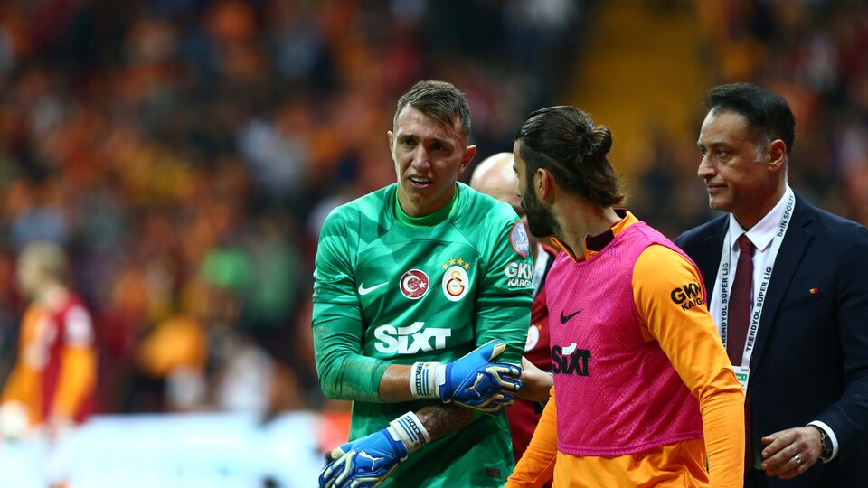 Muslera oynamak istiyor!