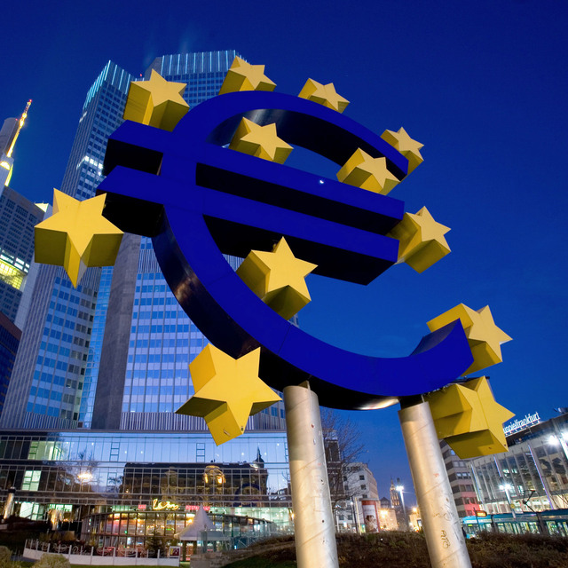 Euro Bölgesi'nde perakende satışlar düştü