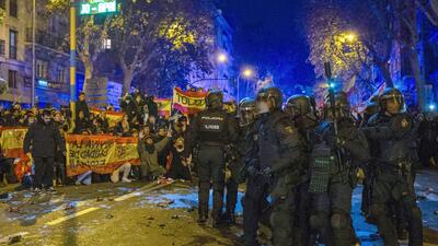 İspanya'da ayrılıkçı Katalanların affını içeren yasa taslağı protesto edildi