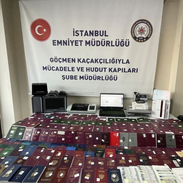 68 ülkeye ait sahte pasaport ve kimliklerle yakalandı