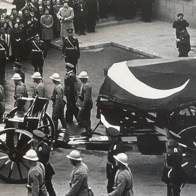 10 Kasım gazeteleri: 'Matem Sayfaları'