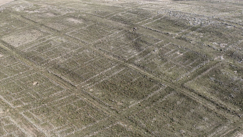 Van'daki ızgara planlı antik kentte keşif