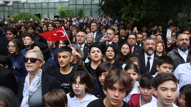Atatürk vefatının 85. yılında dünyada anıldı