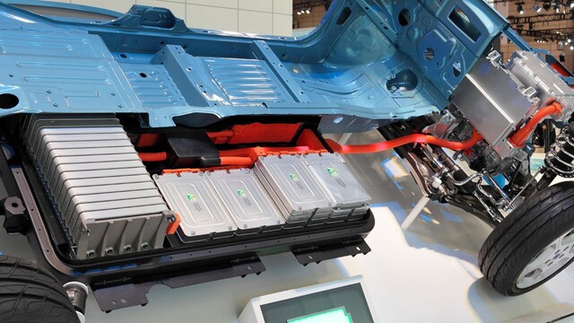  Koç Holding'den batarya hücre yatırımı açıklaması