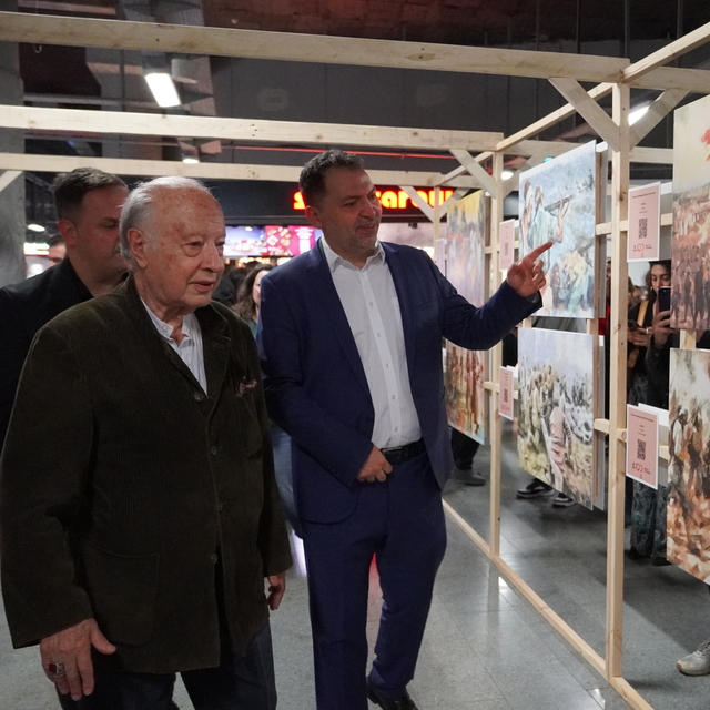 Gültekin Çizgen'in "Atatürk" sergisi açıldı