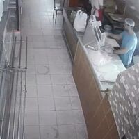 Lokantanın içine yıldırım düştü