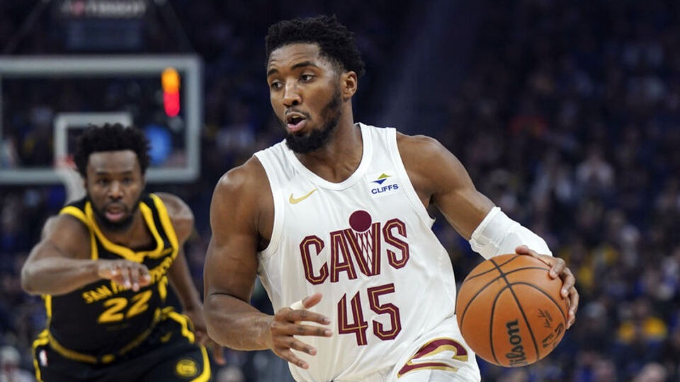 Cavaliers, Warriors'ı devirdi