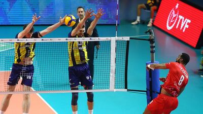 Fenerbahçe geriden gelip Galatasaray'ı devirdi