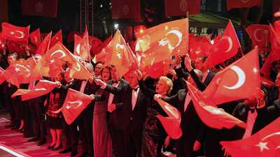 G.Saray, Cumhuriyet'in 100. yılını kutladı