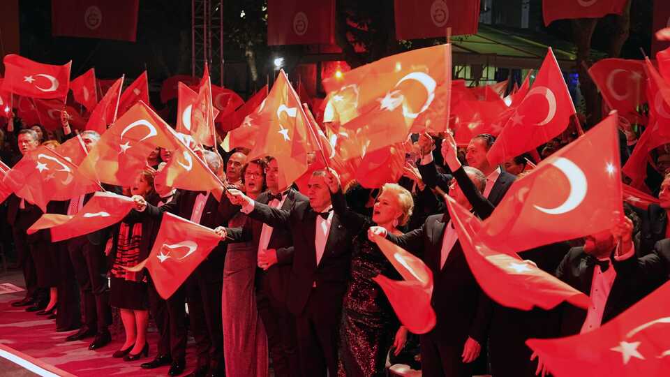 G.Saray, Cumhuriyet'in 100. yılını kutladı