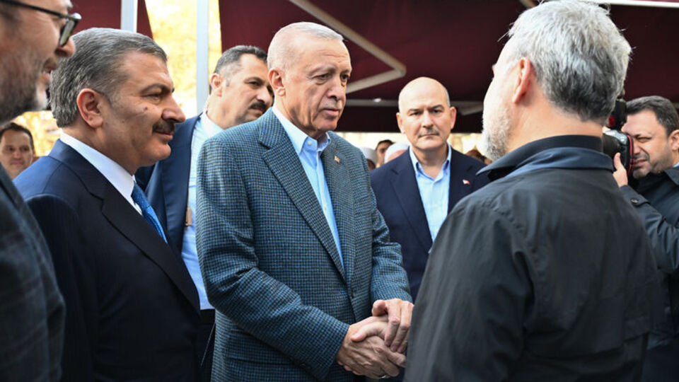 Hacer Muhterem Coşan'ın cenaze törenine katıldı