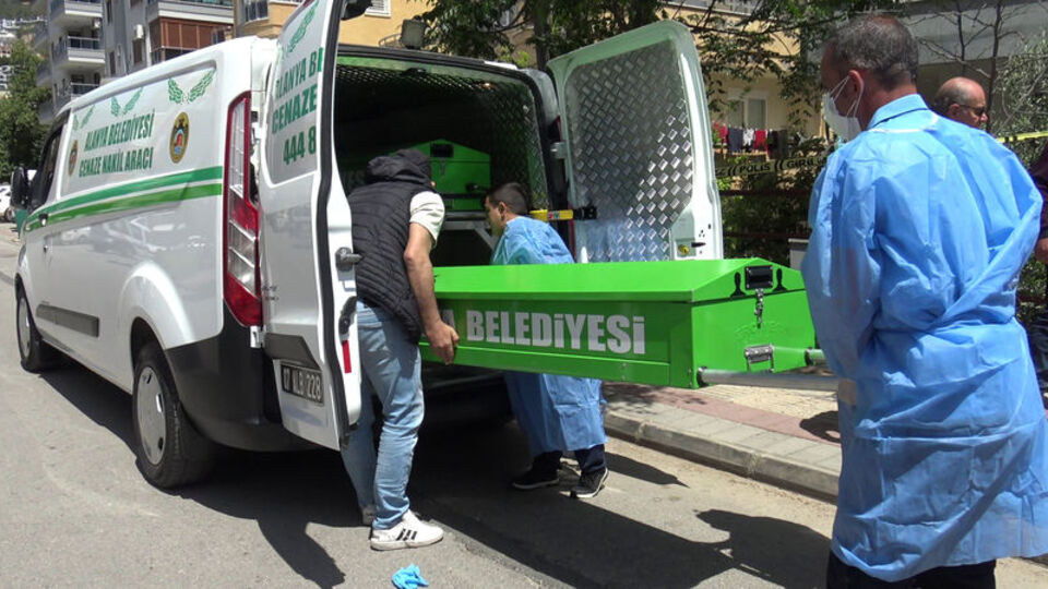 Annesini öldürüp dolaba sakladı, mahkemede susma hakkını kullandı
