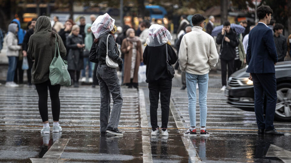 Yağmur her yerde! Bu illere önemli uyarı
