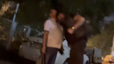 Sokak ortasında darp etti! Saldırı anını kaydettirdi