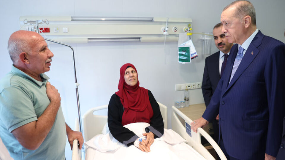 Cumhurbaşkanı Erdoğan'dan Gazze'den getirilen hastalara ziyaret