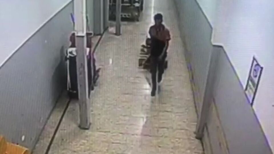 Teslim etmedi, kız arkadaşına otomobil aldı