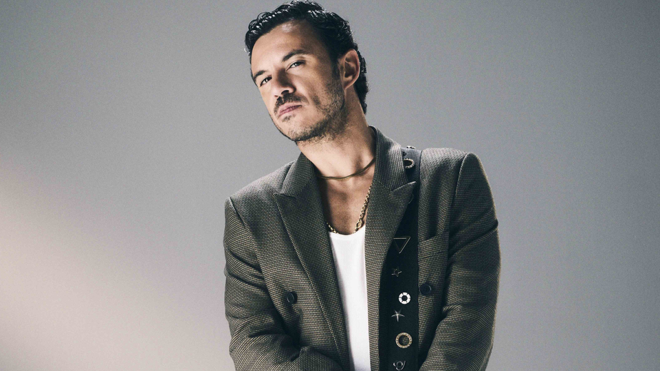 Buray'dan 'Al Senin Olsun Dünya'