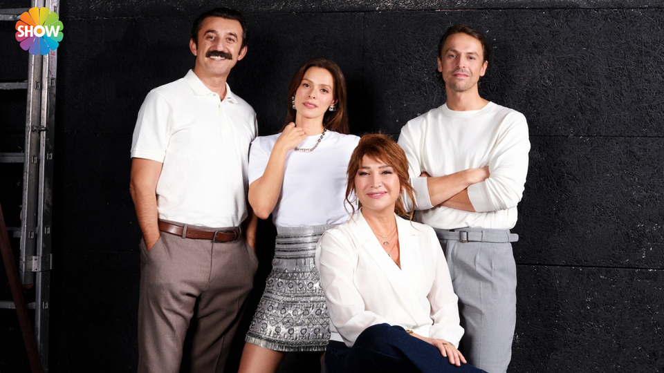 'Sandık Kokusu' kadrosundan ilk kare