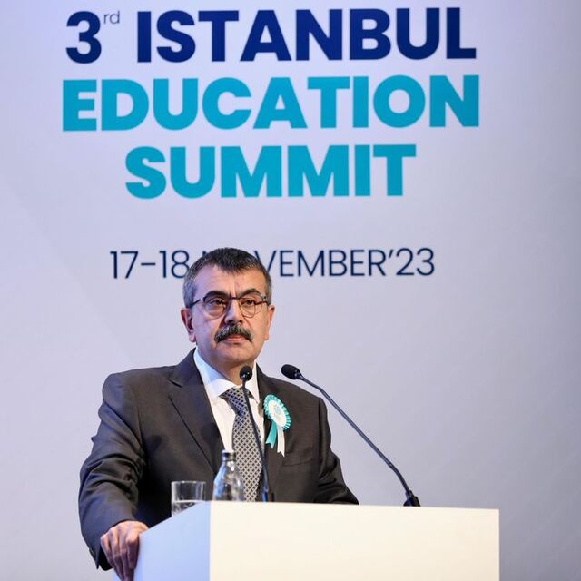 "Yepyeni bir eğitim felsefesi inşa etmek durumundayız"