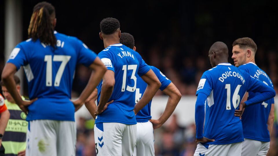 Everton'a şok: 10 puanı silindi!