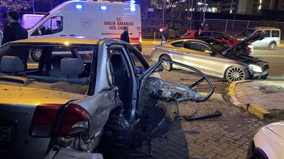 CHP'li eski milletvekili Hikmet Erenkaya kaza geçirdi