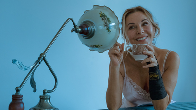 Şenay Gürler'den tek kişilik oyun