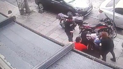 Boğazına simit takılan çocuğu gazeteci kurtardı