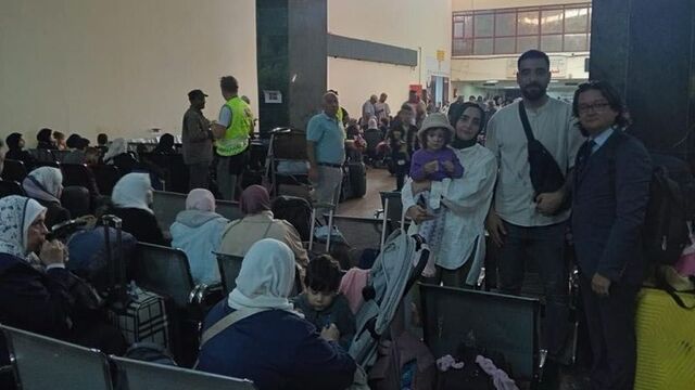 Gazze'deki Türklerin Mısır'a tahliyesi başladı