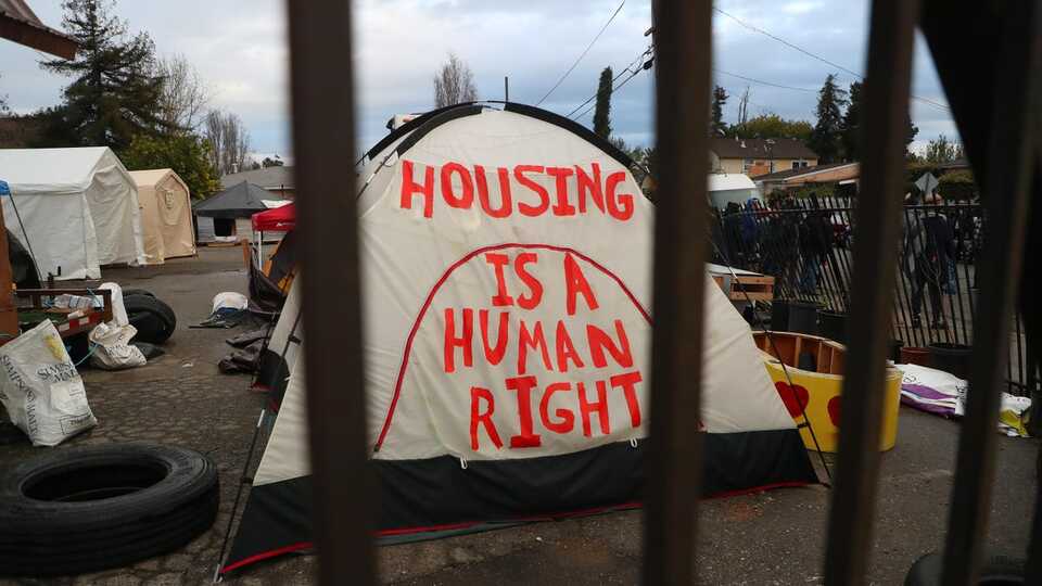 Barınmak tüm dünyada lükse mi dönüştü?